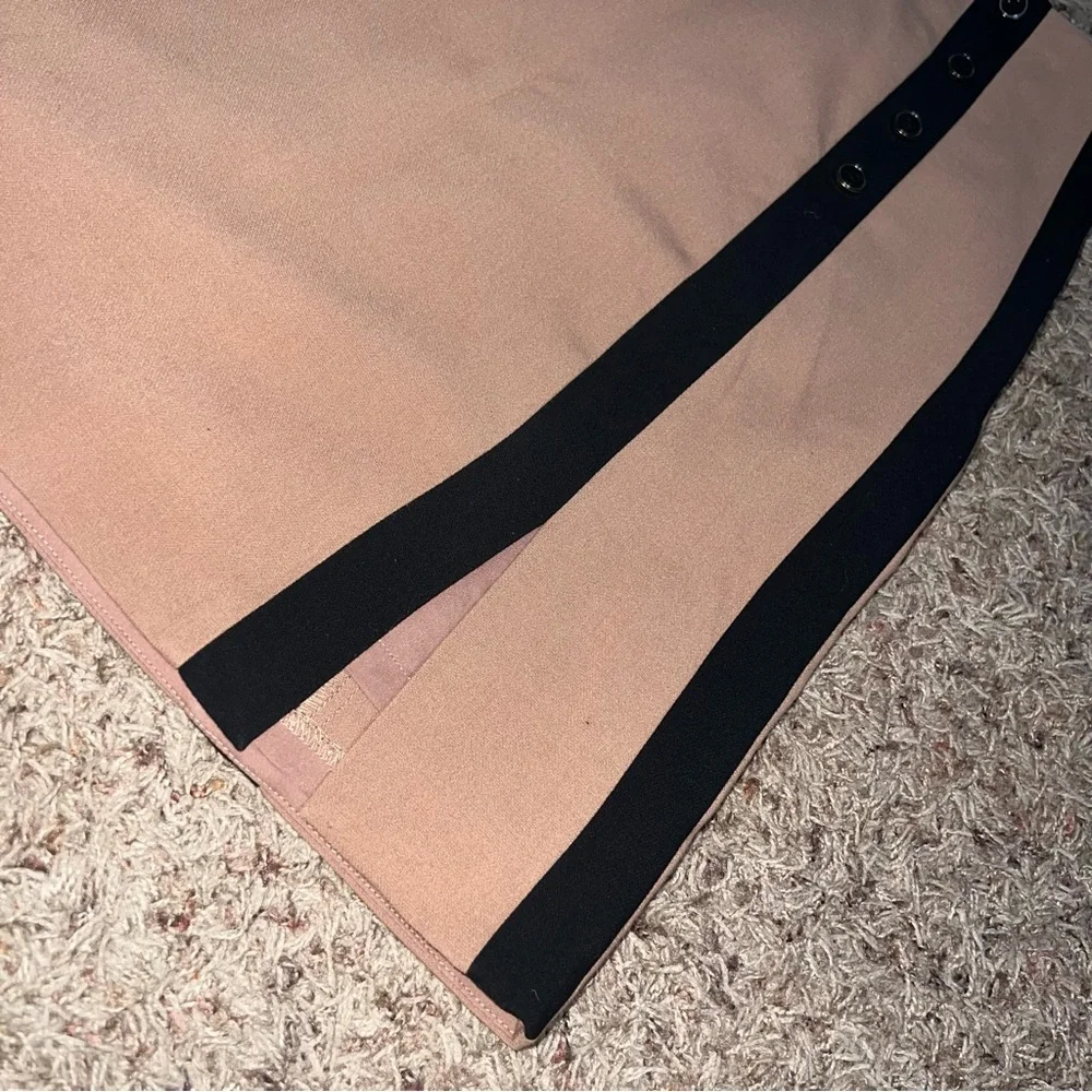 WHBM Nude & Black Colorblock Button Detail Mini Skirt Size 8